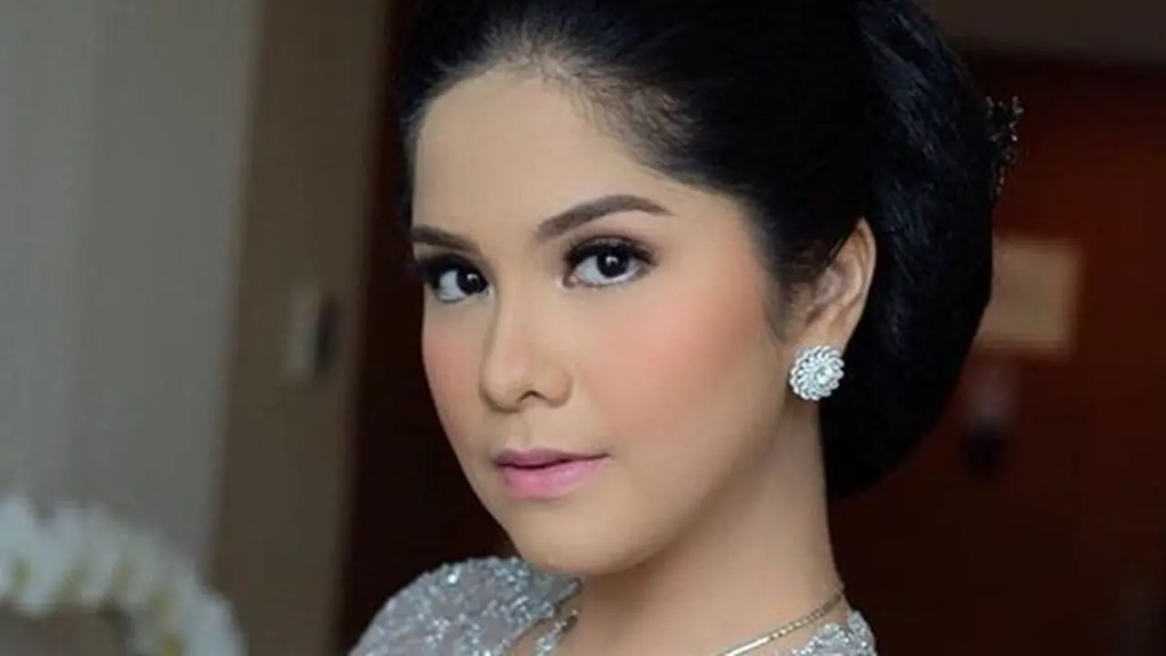 Riasan cantik Anisha Pohan/copyright Instagram.com/@annisayudhoyono