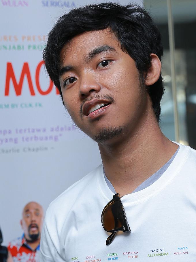Naskah Stand Up Comedy Dodit Terlucu | LEMBAR EDU