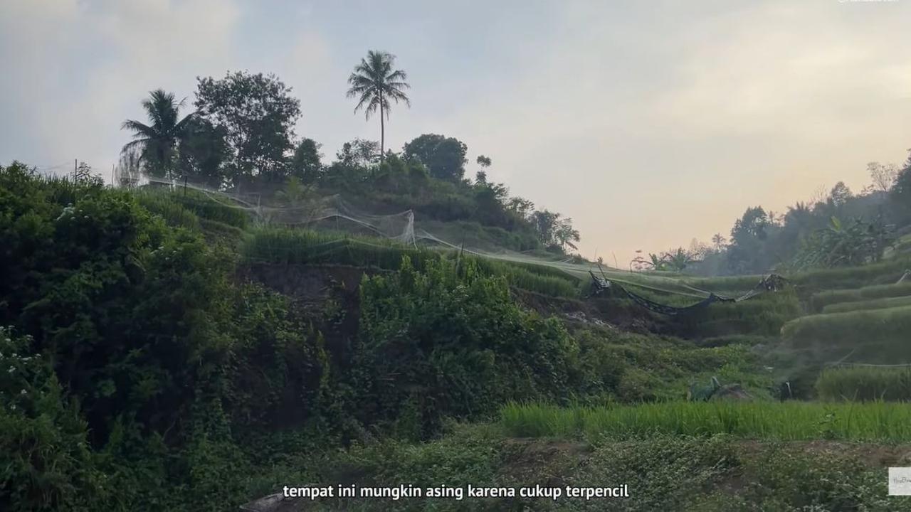 Berinteraksi dengan Keramahan Warga