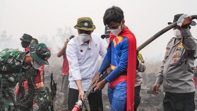 Salam Prabowo untuk 'Superman' Kebakaran Hutan dari Kalimantan