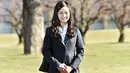 Putri Kako tiba di kampus International Christian University (ICU), Tokyo, Jepang, ( 2/4/2015).Putri Kako adalah anak dari pasangan Pangeran Akishino sekaligus cucu dari Kaisar Akihito Jepang. (REUTERS/Yoshikazu Tsuno)