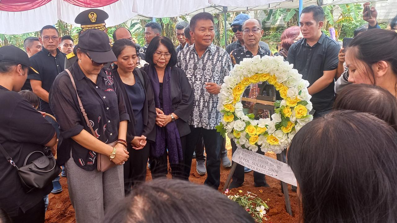 Keluarga Marah AKP Ryanto Ditembak Mati di Polres Solok Selatan: Dia Gugur di Tempat yang Seharusnya Aman