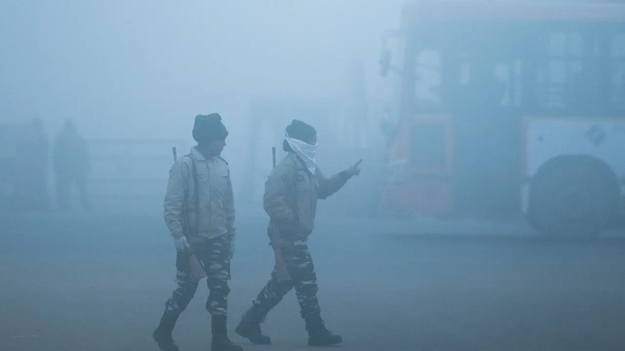 Ibu Kota India Tertutup Kabut