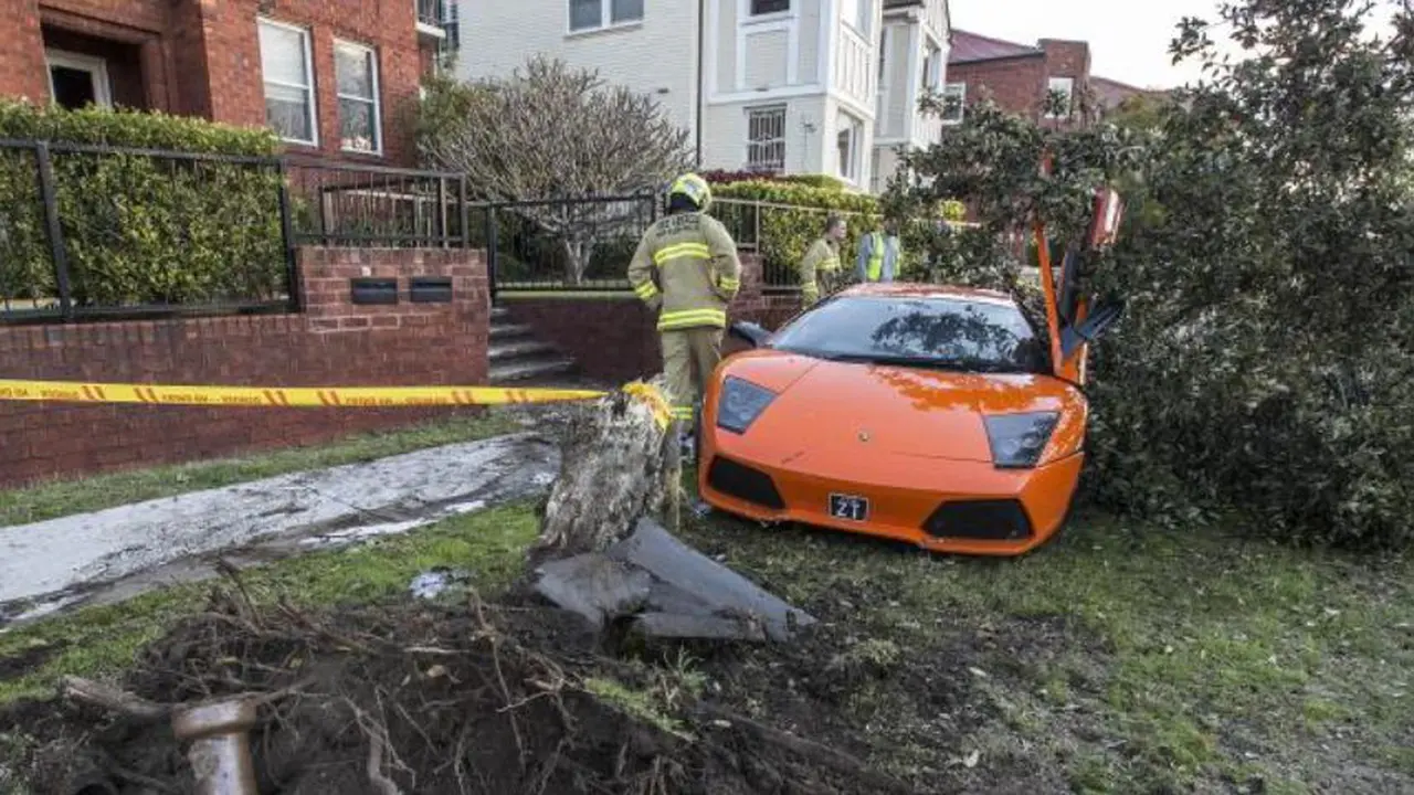 Niat Jual Lambo, Waktu Test Drive Malah Tabrakan