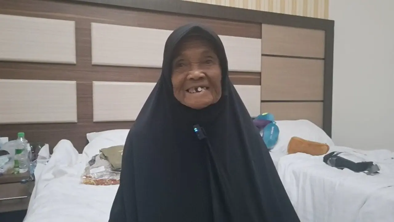 Sutiah binti Sunyoto, jemaah haji Lampung tertua.