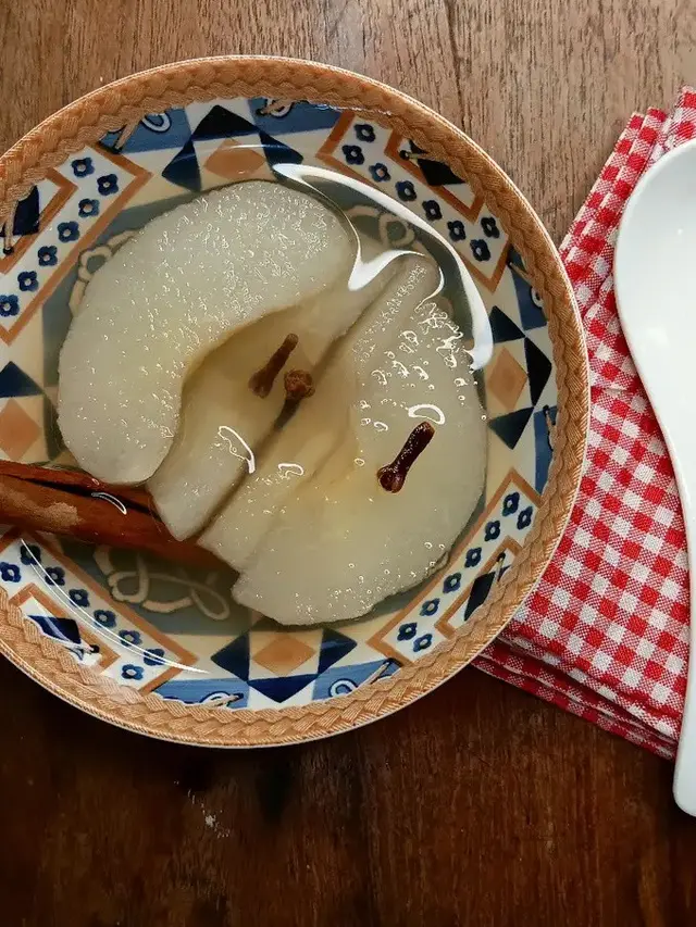 Pear atau Buah Pir Rebus Cinnamon Cengkeh