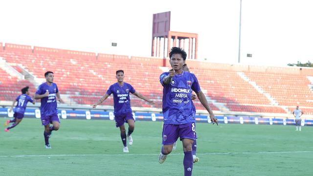 Gelandang Persita Tangerang, Fahreza Sudin Vs Persib Bandung di BRI Liga 1 2023/2024