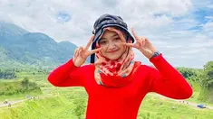 Jihan Audy kerap mengunggah potretnya saat mengenakan hijab. Gayanya saat berhijab terlihat santai dan tetap kekinian. (Liputan6.com/IG/@jihanaudy123_real)