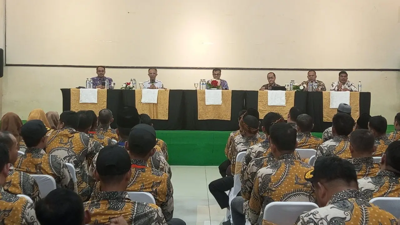 Pertemuan Dirjen Bina Pemerintahan Desa (Pemdes) Kemendagri dengan kepala desa asal Jambi di Jakarta. (Istimewa)