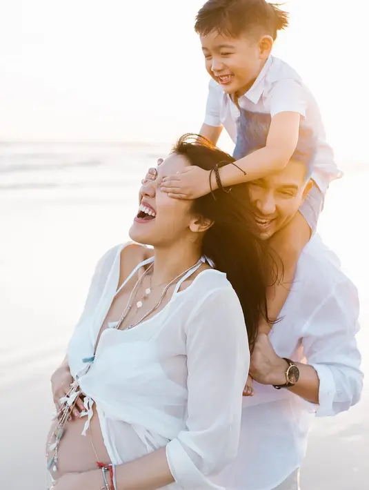 20 Potret Kehamilan Artis