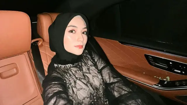 Potret Citra Kirana yang Elegan saat Pakai Busana Hitam