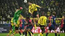 Hingga 45 menit babak pertama usai, skor 0-0 tidak berubah. (INA FASSBENDER/AFP)