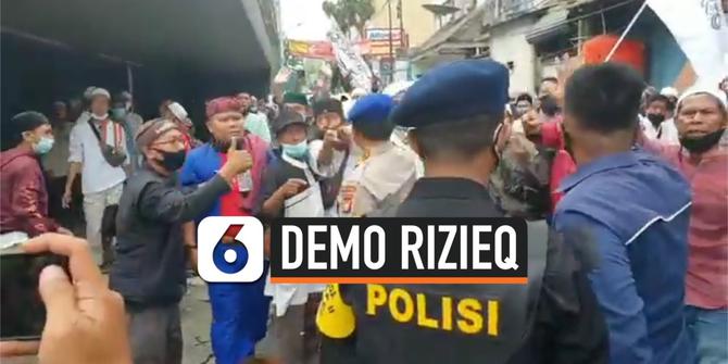 VIDEO: Detik-Detik Bentrokan Massa Pendukung Rizieq Shihab dengan Polisi