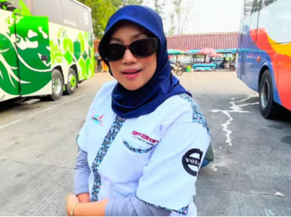 Cerita Sopir Bus Wanita