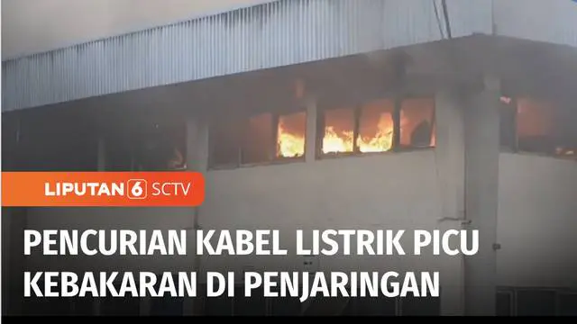 Sebuah gudang bekas pengolahan ikan di kawasan Pelabuhan Ikan Muara Baru, Penjaringan, Jakarta Utara, terbakar. Kebakaran diduga akibat korsleting listrik setelah sejumlah kabel dicuri.
