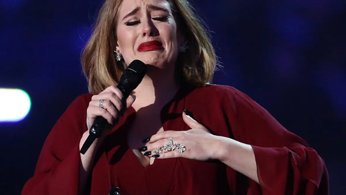 Pakai Cincin, Adele Diduga Menikah dengan Simon Konecki Sejak Lama