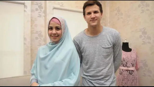 Risty Tagor Resmi Gugat Cerai Stuart Collin ke Pengadilan