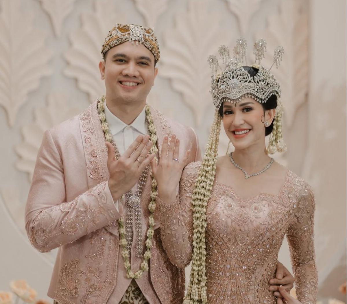 Elma Agustin Resmi Menikah dengan Ihsan Fadlur, Usung Adat Sunda yang Khidmat