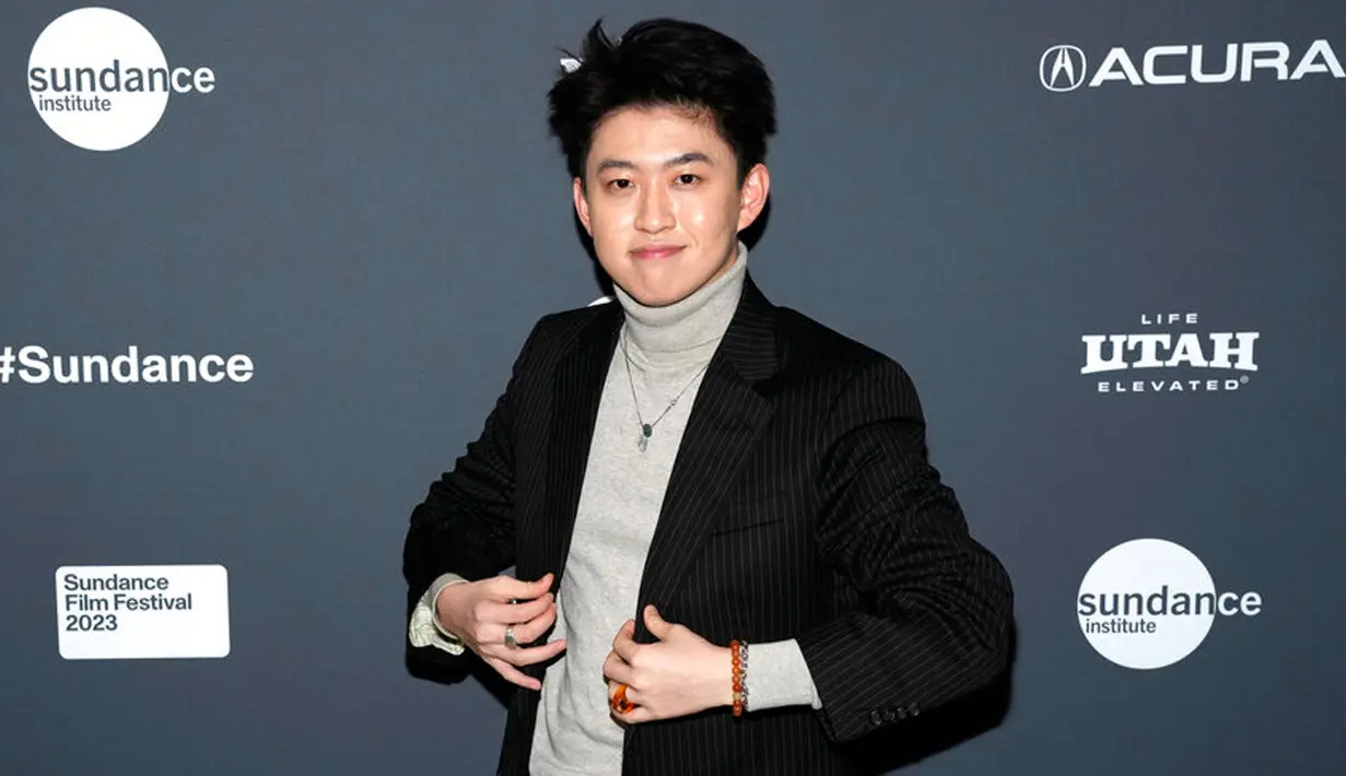 Rich Brian menghadiri pemutaran perdana film Jamojaya saat Sundance Film Festival 2023 di Eccles Theatre, Park City, Utah, Amerika Serikat, 22 Januari 2023. Rapper muda asal Indonesia itu didapuk menjadi pemeran utama dalam film musikal berjudul Jamojaya. (Photo by Charles Sykes/Invision/AP)