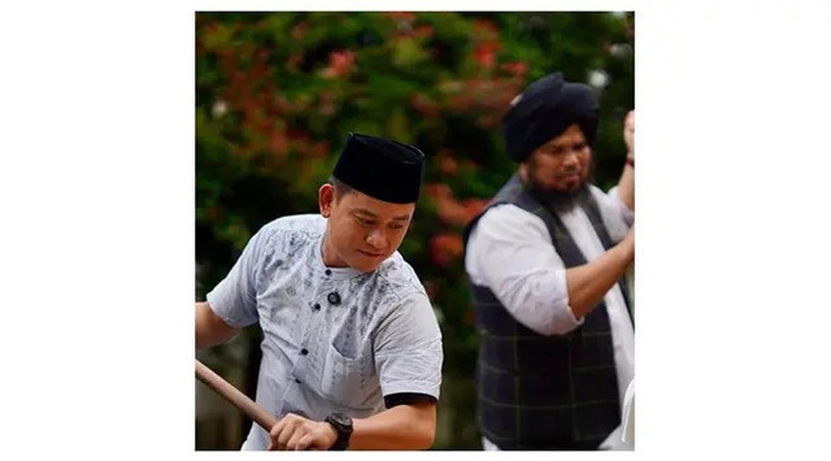Mualaf di Ramadhan 2025, Ini 6 Potret Bobon Santoso Masak Besar Bareng Ustaz Derry