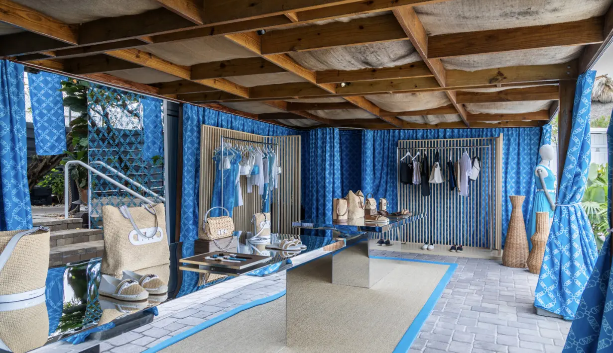 Di sini juga terdapat pop up store untuk sempurnakan gaya.  [Foto: Tory Burch]