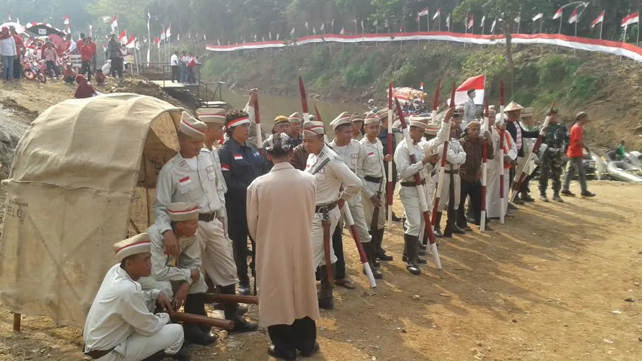 'Jenderal Sudirman' Meriahkan HUT RI di Bantaran Kali Ciliwung