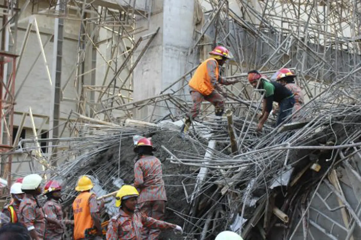 Pabrik Semen Bangladesh Runtuh, 8 Buruh Tewas Tertimbun