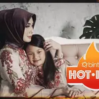 Dukungan Arie Untung dan Anak, Fenita Arie Mantap Berhijab, Selengkapnya di berita hot issue.