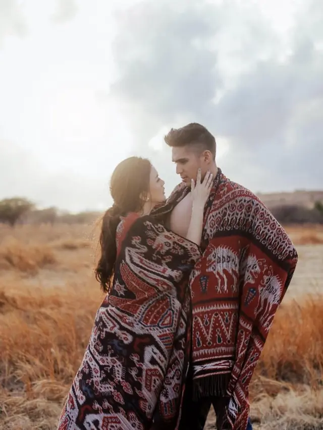 Prewedding di Sumba, tren baru para public figure Indonesia. (credit: instagram.com/marcelchandra/ farantmarshall/ flawlesspic)