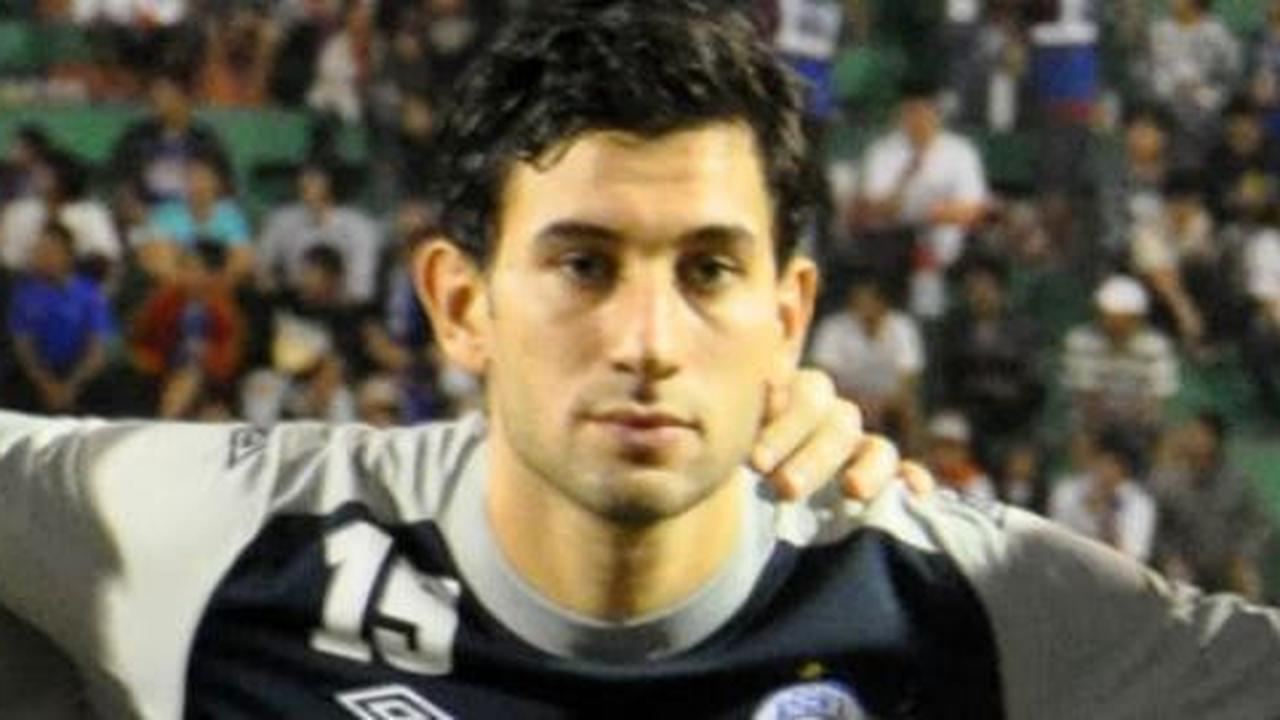 Dijamu Kitchee, Arema tanpa Barisic