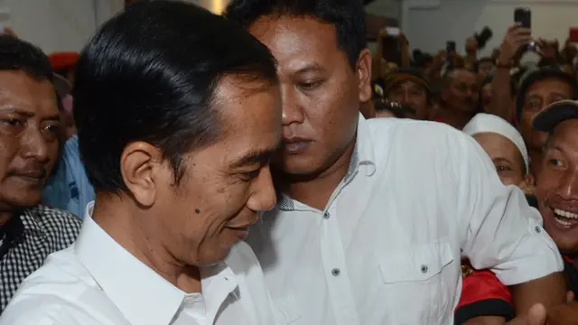 Capres nomor urut dua Joko Widodo kemarin mengunjungi kantor DPD PDIP Jawa Timur untuk memantau pergerakan suara diwilayah kota dan Kabupaten.