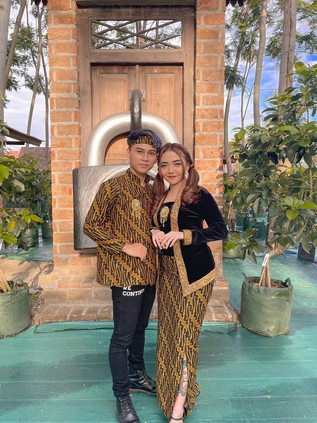 6 Potret Mesra Syahiba Saufa dan James Alodi, Bak Prewedding. (Sumber: Instagram/james.ap23 dan Instagram/syahiba_saufa)