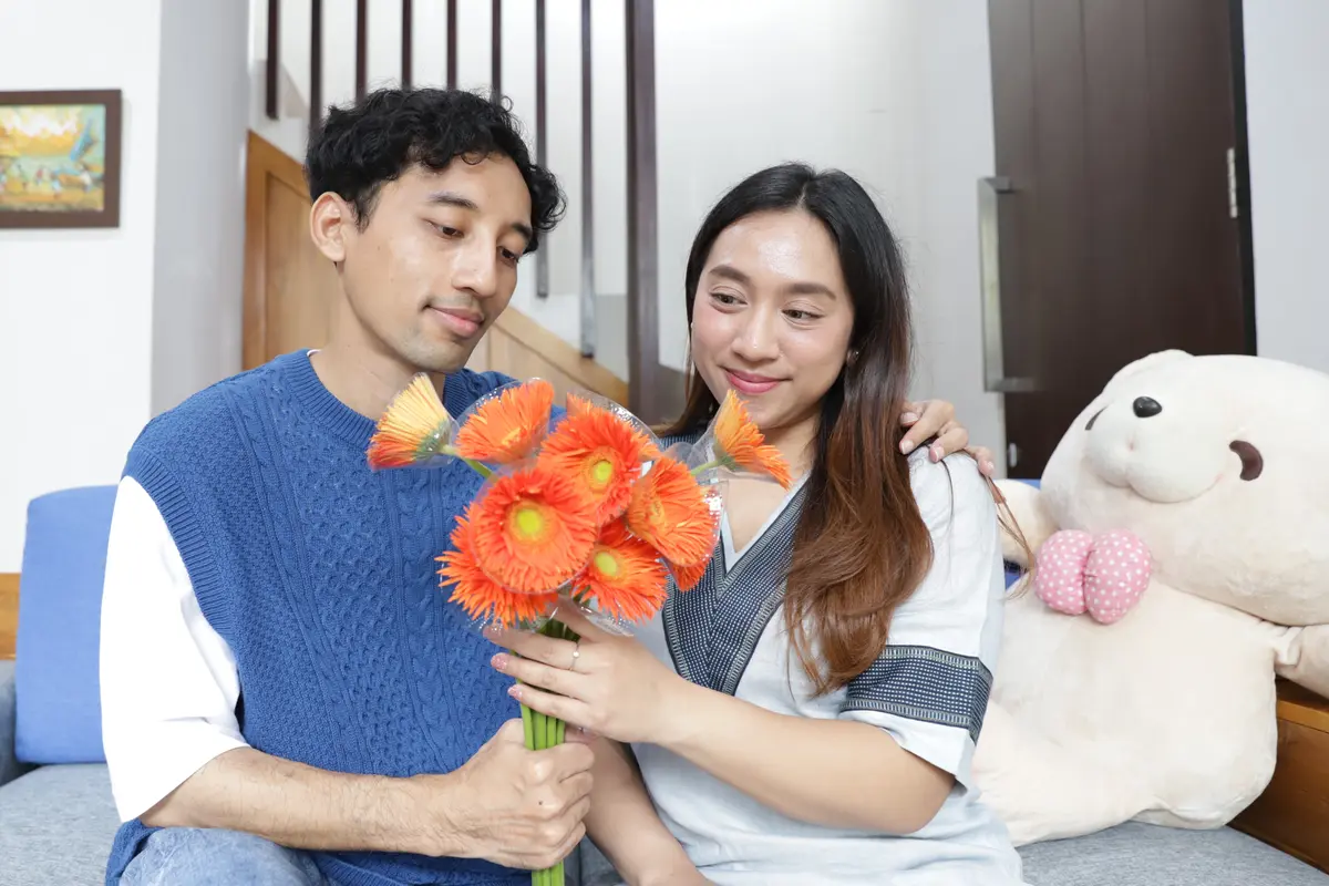 couple januari cinta yang tulus