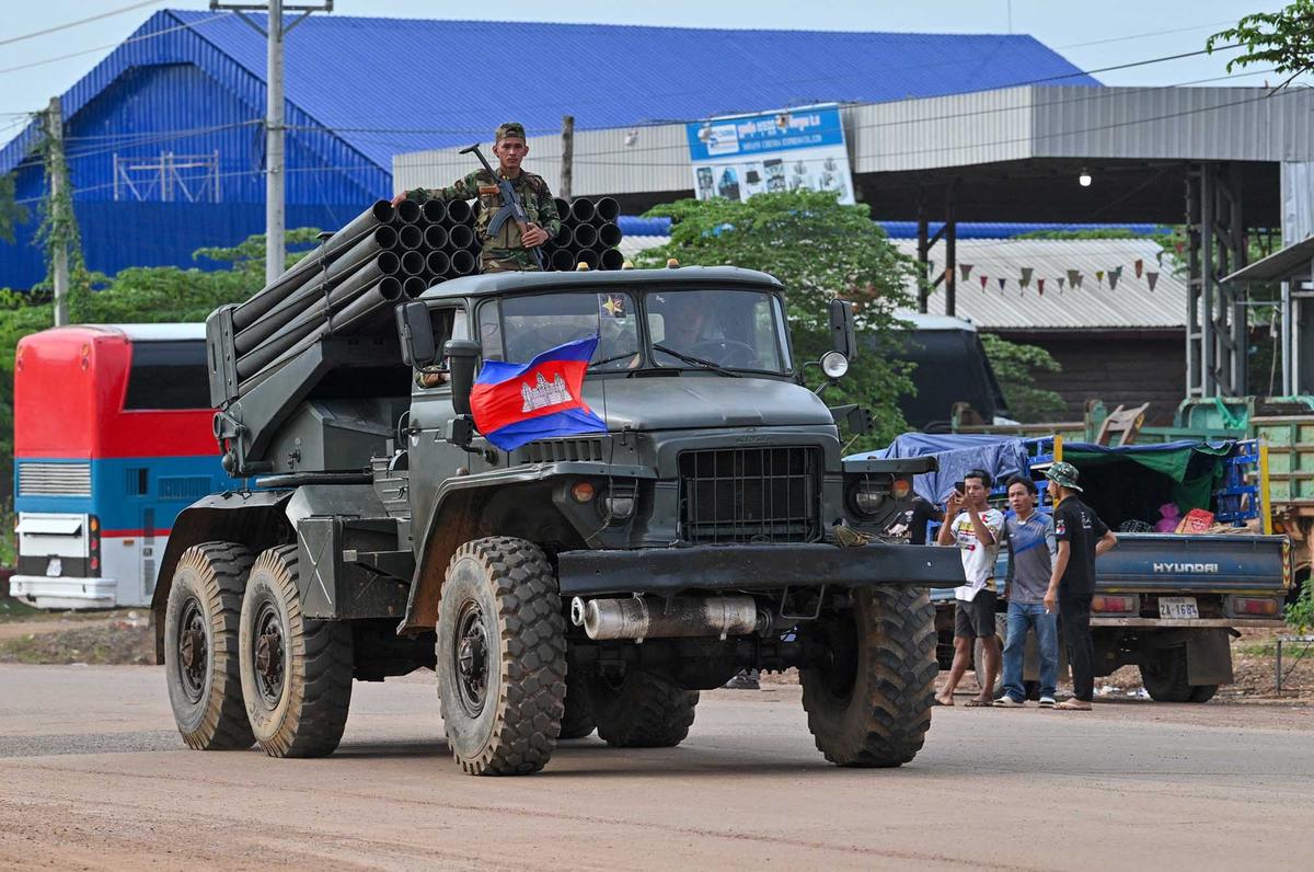 FOTO:  Perang Thailand-Kamboja Tewaskan Belasan Warga dan Picu 120 Ribu Pengungsi