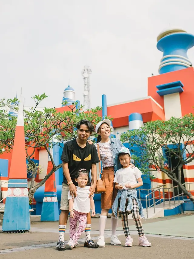 Sarwendah dan anak-anaknya berlibur di Dufan (Instagram/sarwendah29)