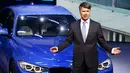 CEO BMW, Harald Krueger saat sedang presentasi selama Frankfurt Motor Show (IAA) di Frankfurt, Jerman, Selasa (15/9). Krueger jatuh pingsan ketika tengah memberikan ulasan mengenai produk terbaru BMW. (REUTERS/Kai Pfaffenbach)