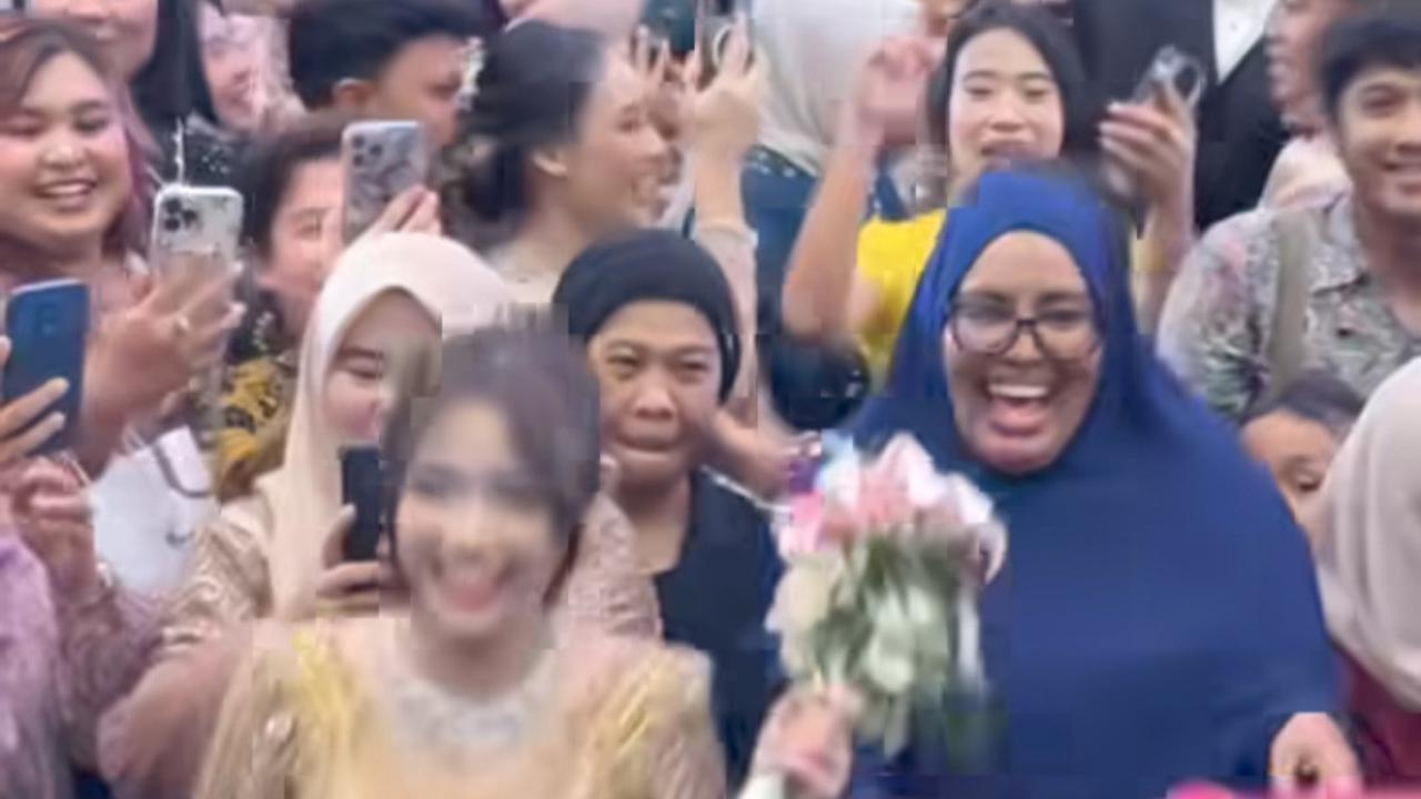 Potret Fuji Girang Dapat Buket Bunga Pengantin Frans Faisal, Diminta Langsung Nikah Tahun Depan - Siapa Calonnya?