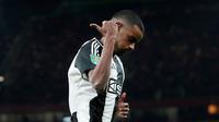 Alexander Isak merayakan gol pada semifinal leg pertama Carabao Cup 2024/2025 antara Arsenal melawan Newcastle, Rabu, 8 Januari 2025.