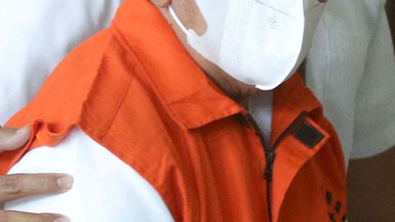 Tak hanya Abdul Ghani seorang, KPK juga menjerat enam tersangka lainnya dalam kasus ini.