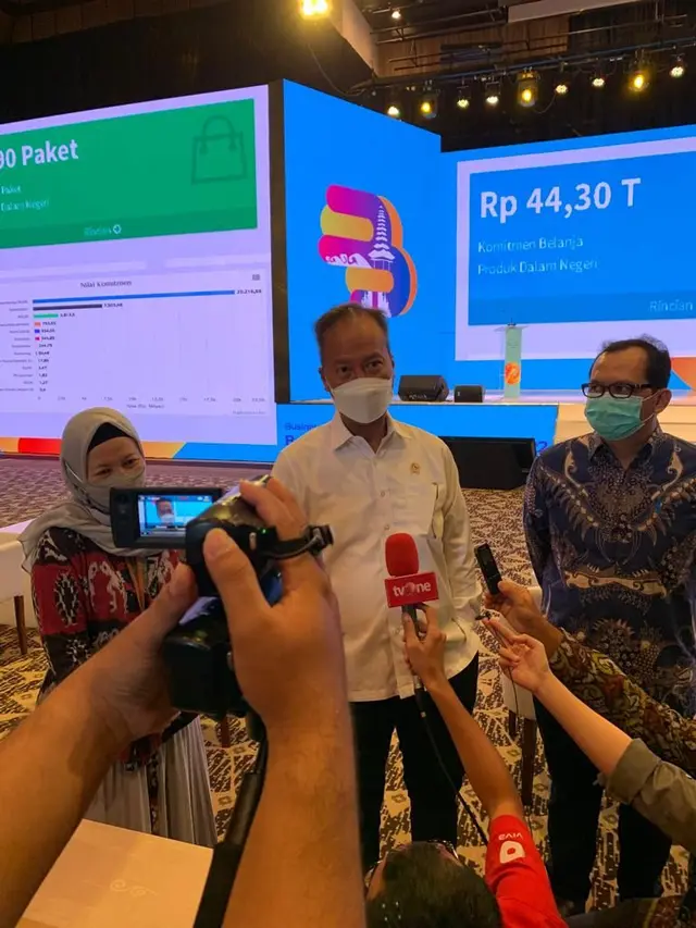 Menteri Perindustrian Agus Gumiwang Kartasasmita meninjau gelaran Business Matching Belanja Produk Dalam Negeri di Hotel Grand Hyatt, Nusa Dua, Bali, Rabu (23/3/2022).
