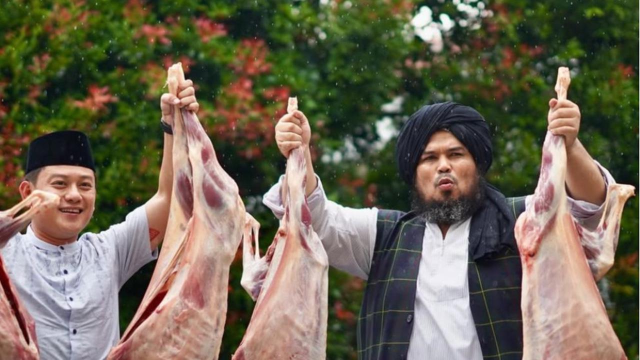 Curi Atensi Publik, Bobon Santoso Unggah Foto Bareng Ustaz Derry Sulaiman Berbalut Pakaian Nuansa Islami
