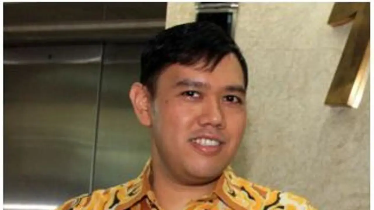 Bicara Soal LGBT, Tas 'Unyu' Anggota DPR Buat Netizen Gagal Fokus