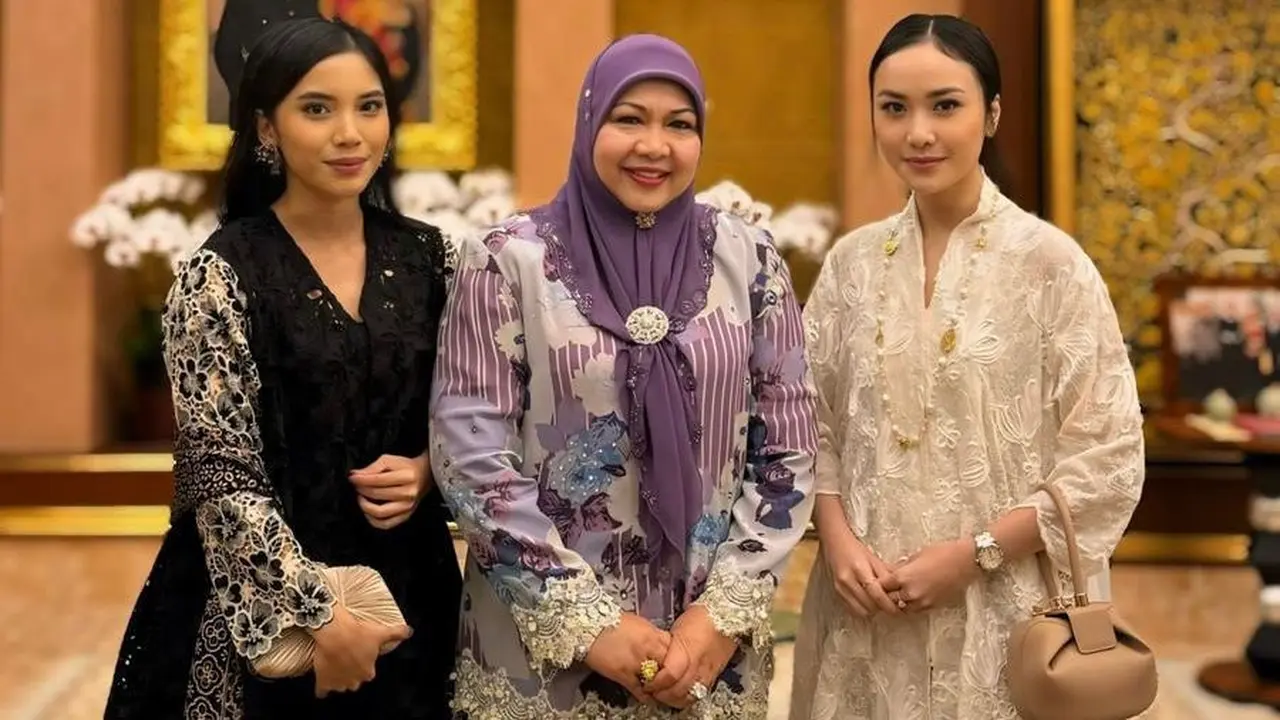 Ibunda Pangeran Brunei Abdul Mateen, Tuanku Datin Paduka Seri Dayang Hajah Mariam mengundang pendiri Studio Tui, Jos Vanesha Marsha dan Hani Kenisha, ke Istana Brunei