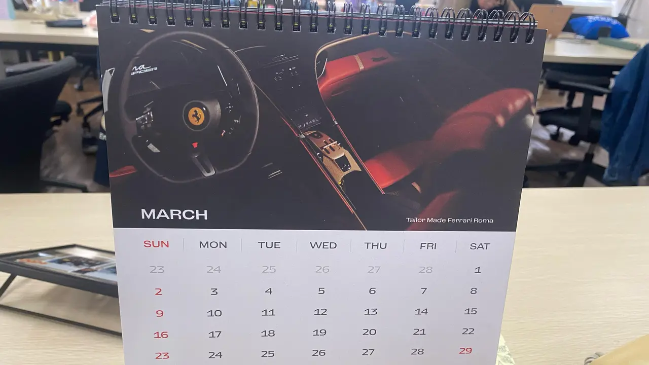 Kalender libur tanggal merah pada Maret 2025.