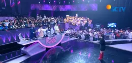 Judges kompak memberikan standing ovation untuk Felicia (Tangerang) usai membawakan lagu “Kala Cinta Menggoda”.
