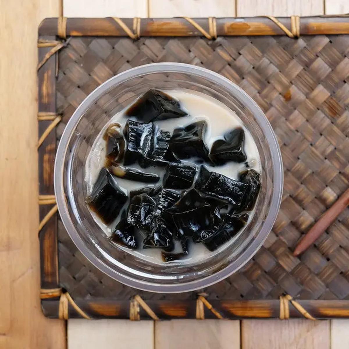 Resep Es Cincau Hitam untuk Ramadhan, Sajian yang Segar dan Menyehatkan untuk Berbuka