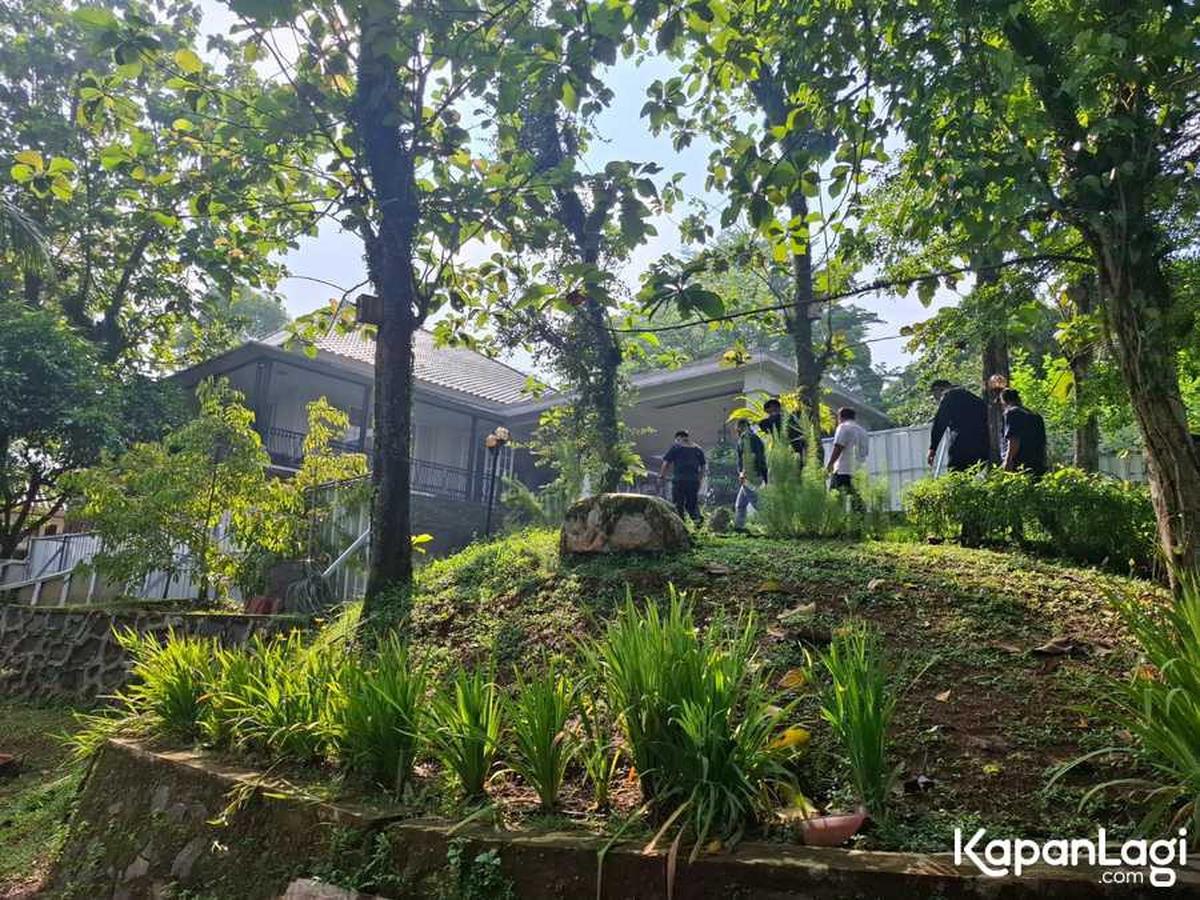 9 Potret Rumah Atalarik Syach yang Dieksekusi Aparat, Dinding Rumah Jebol dan Genteng Hancur