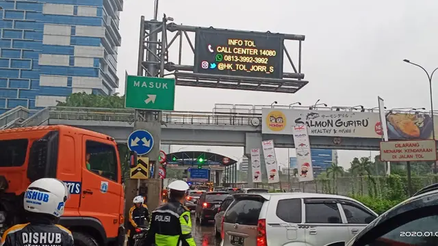 Banjir di depan Kantor Pusat Kementerian Pertanian, Ragunan, Pasar Minggu, Jakarta Selatan