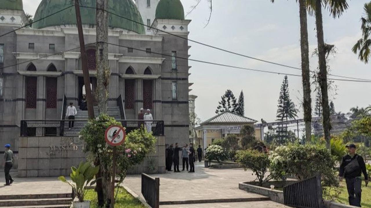 Jenazah Hamzah Haz Dimakamkan di Sebelah Pusara Istri di Puncak Bogor