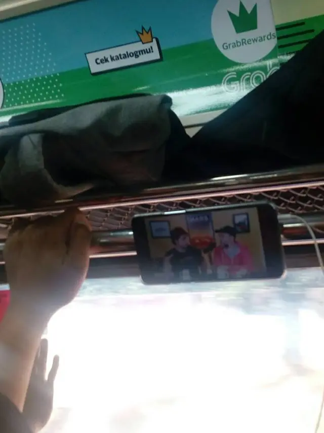 Hal-hal Unik Ini Hanya Dapat Terjadi di KRL Indonesia